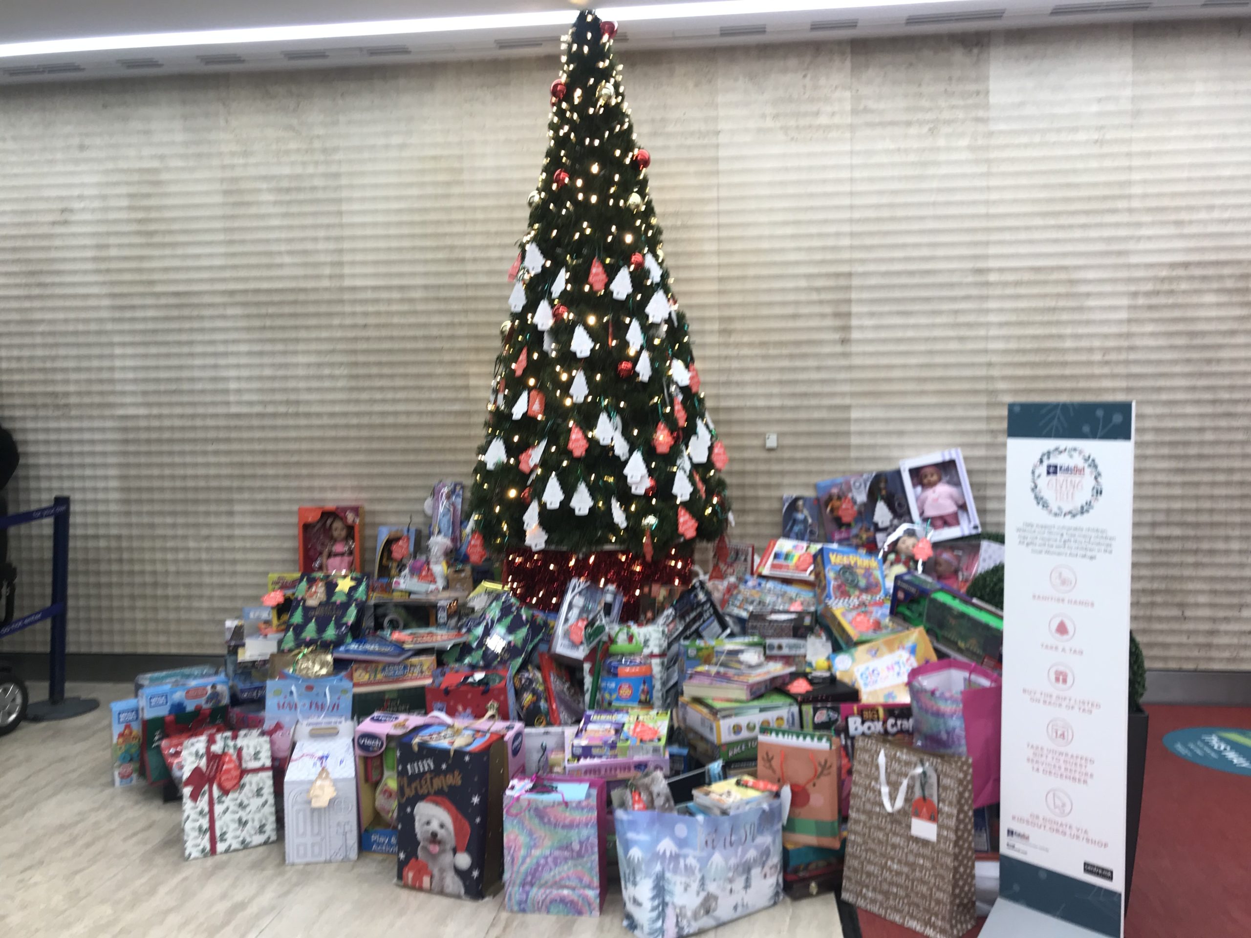 centre:mk’s giving tree delivers gifts for 500 kids